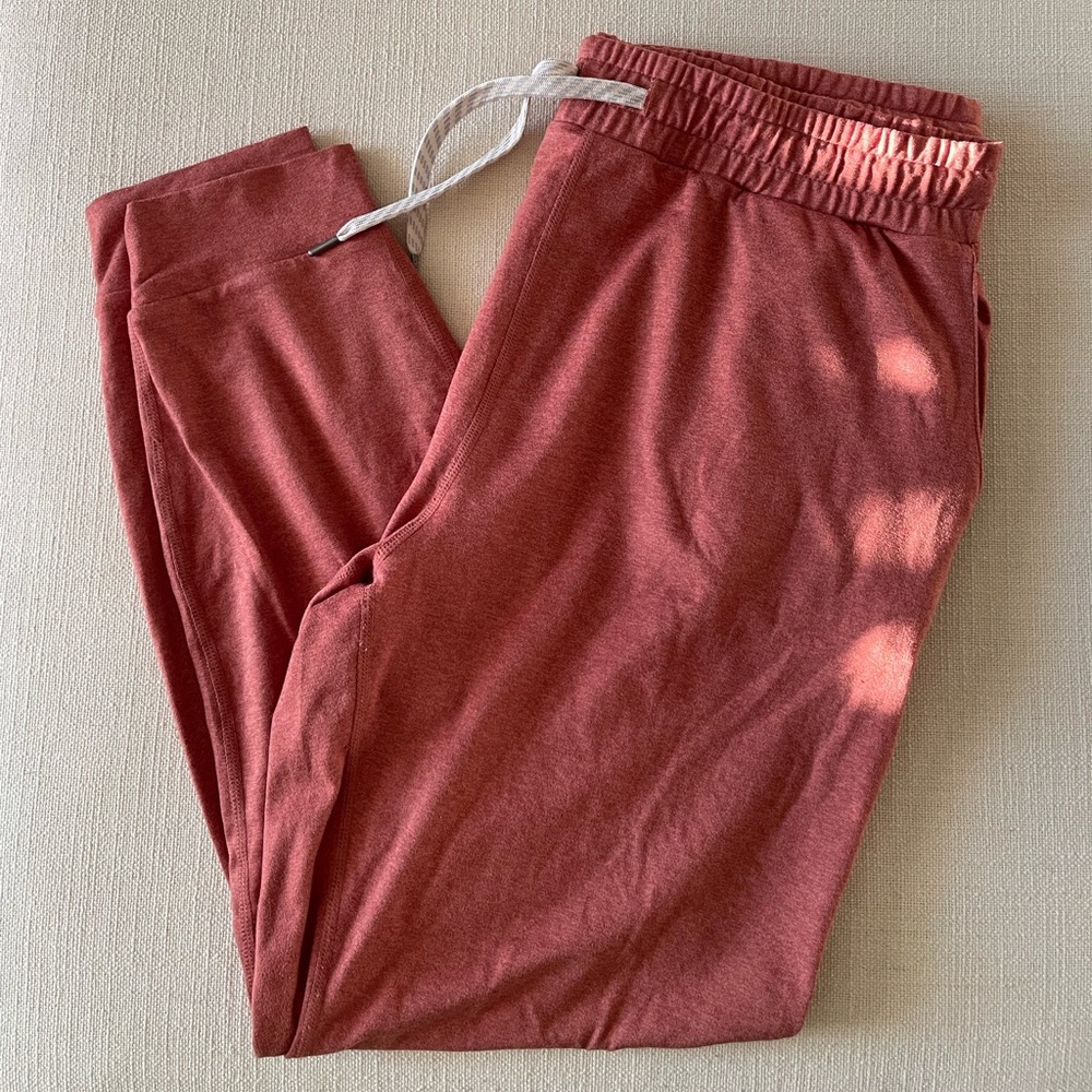 Women’s Vuori performance joggers